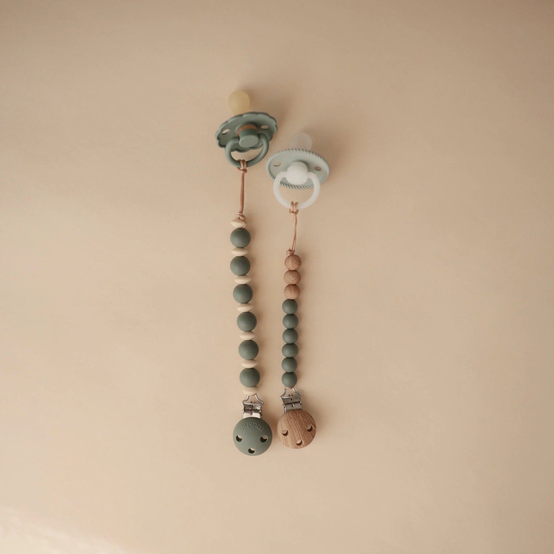 Mushie Silicone Pacifier Clip | Eva - 