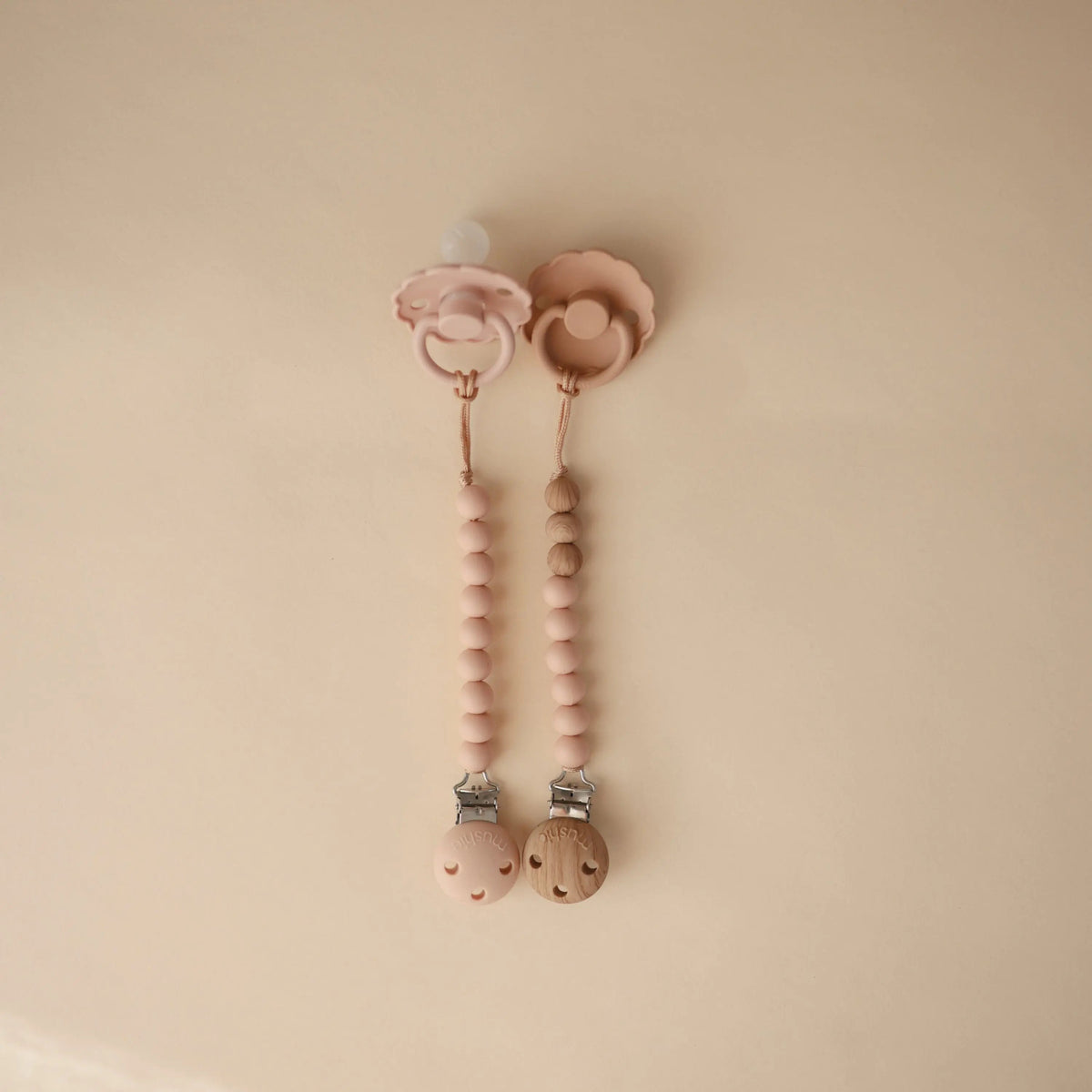 Mushie Silicone Pacifier Clip | Eva - 