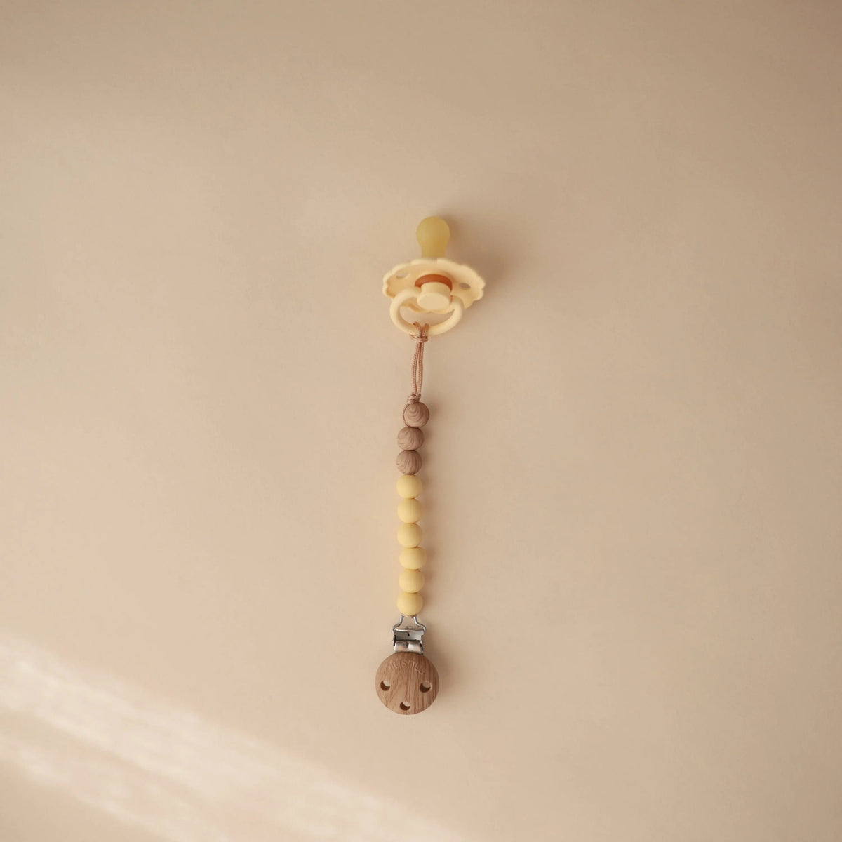 Mushie Silicone Pacifier Clip | Eva - 