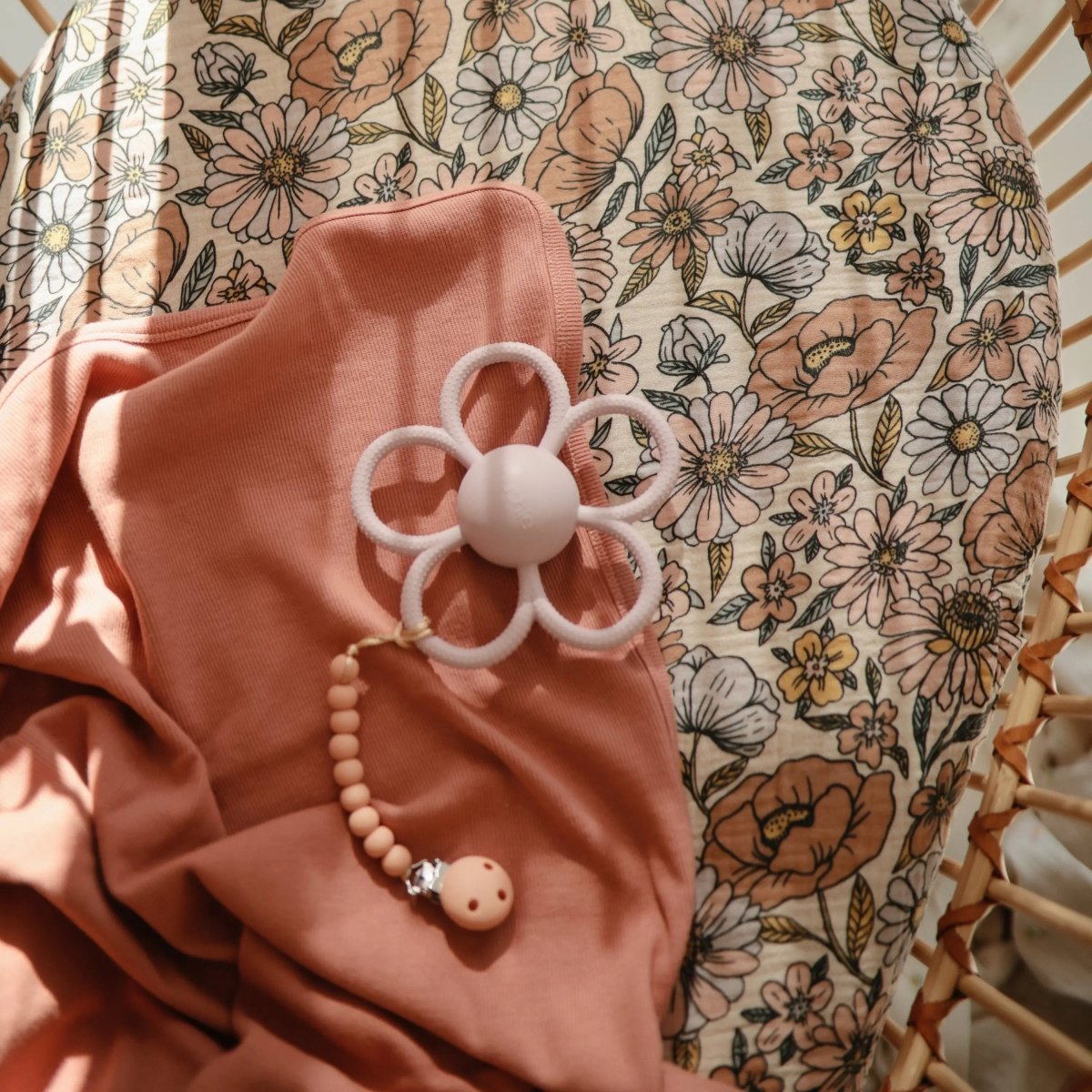 Mushie Silicone Pacifier Clip Hera Durable Food Grade Silicone Bead Design - Everetts Place Boutique - 