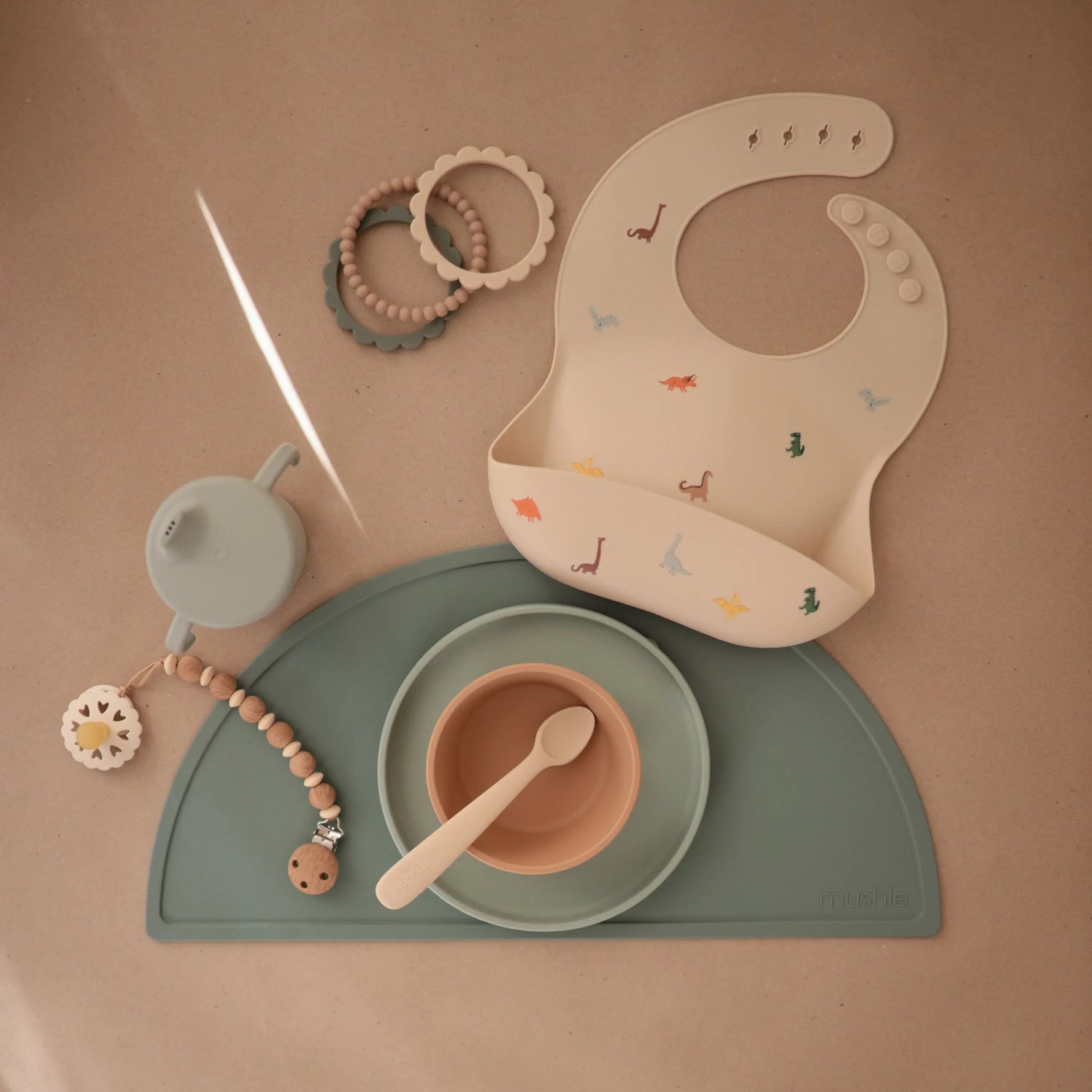 Mushie Silicone Pacifier Clip | Luna - 