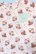 DREAM BIG LITTLE CO SKATING EGG HUNT DREAM POCKET TEEEveretts Place
