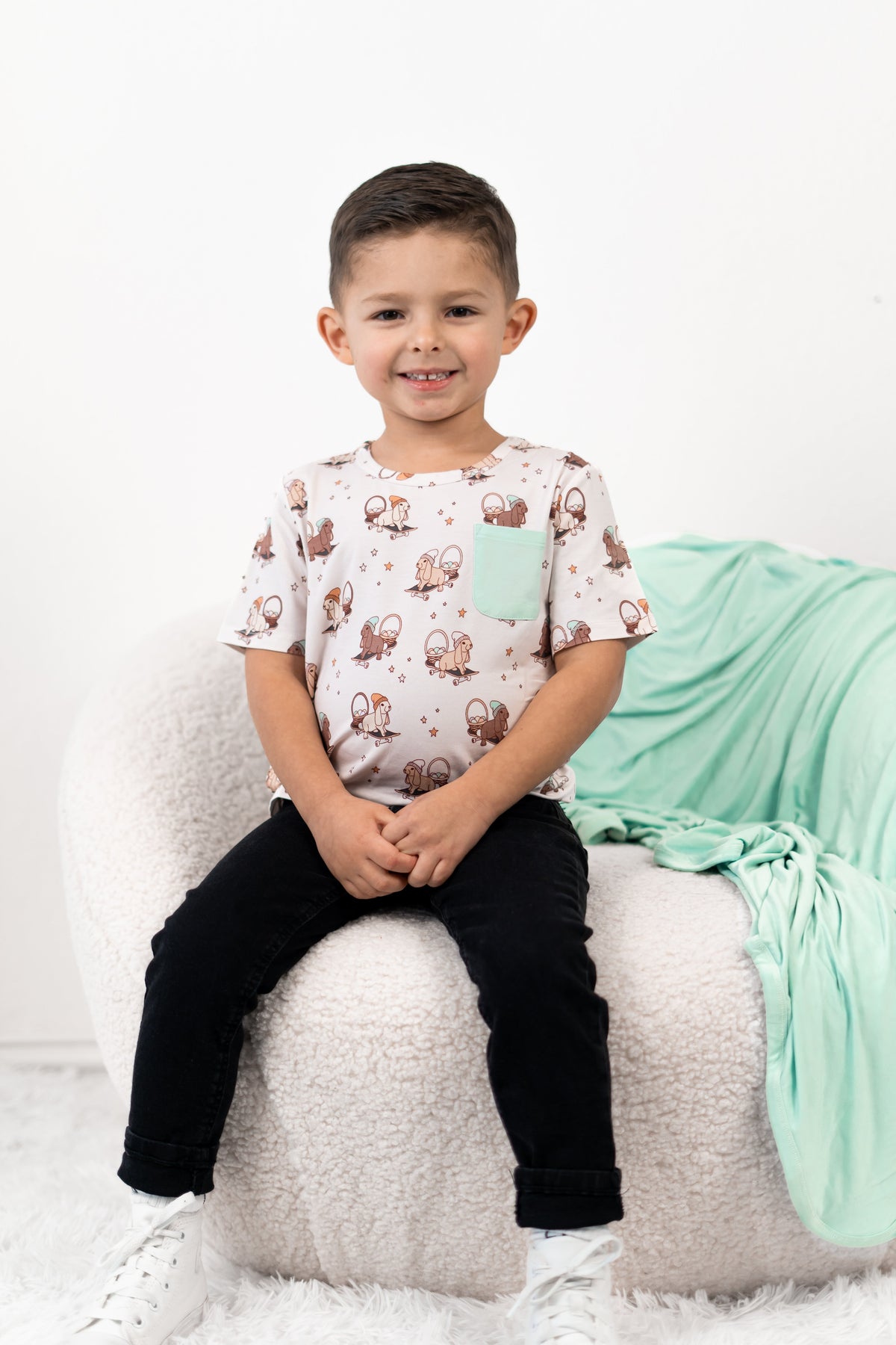 DREAM BIG LITTLE CO SKATING EGG HUNT DREAM POCKET TEEEveretts Place
