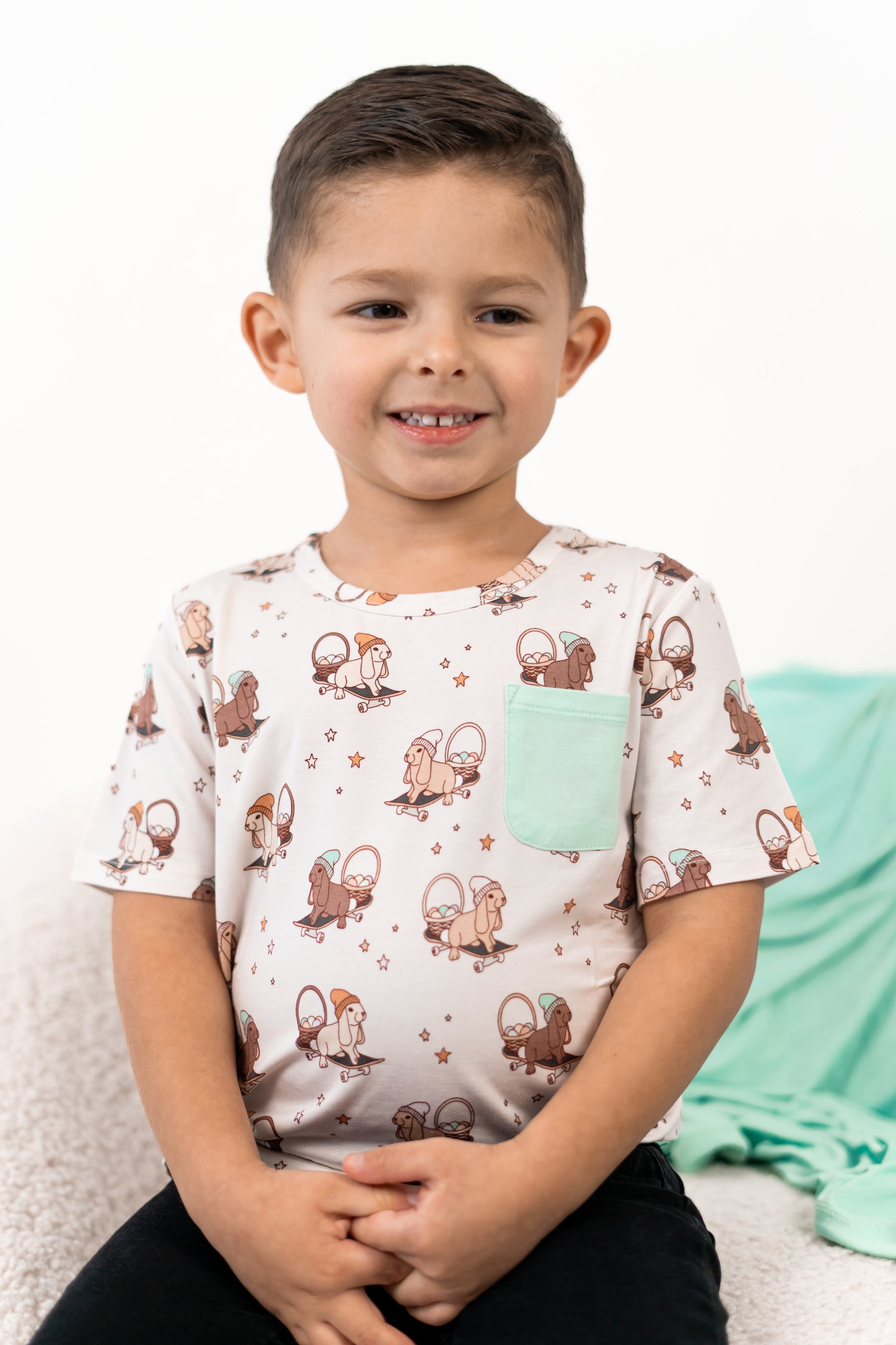 DREAM BIG LITTLE CO SKATING EGG HUNT DREAM POCKET TEEEveretts Place