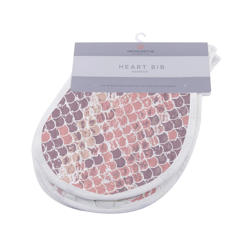 Under The Sea Bamboo Heart Bib 2PK with snap closure and absorbent fabric.
