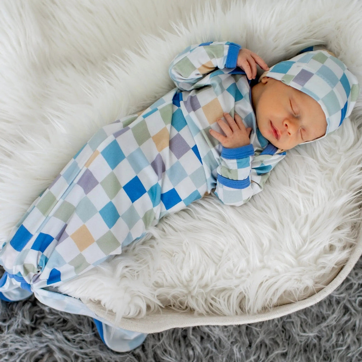 Bestaroo Skye Checks Bamboo Gown And Hat Set For 0 - 3 Months - 