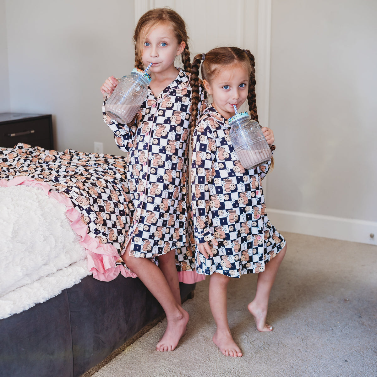 DREAM BIG LITTLE CO SMILEY CUP OF CHECKERS GIRL'S DREAM GOWNEveretts Place
