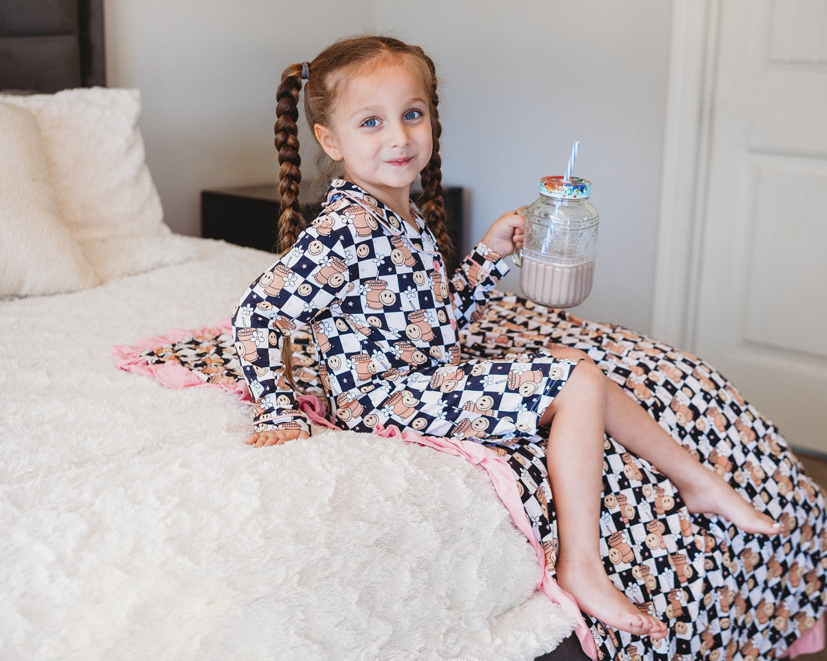 DREAM BIG LITTLE CO SMILEY CUP OF CHECKERS GIRL'S DREAM GOWNEveretts Place