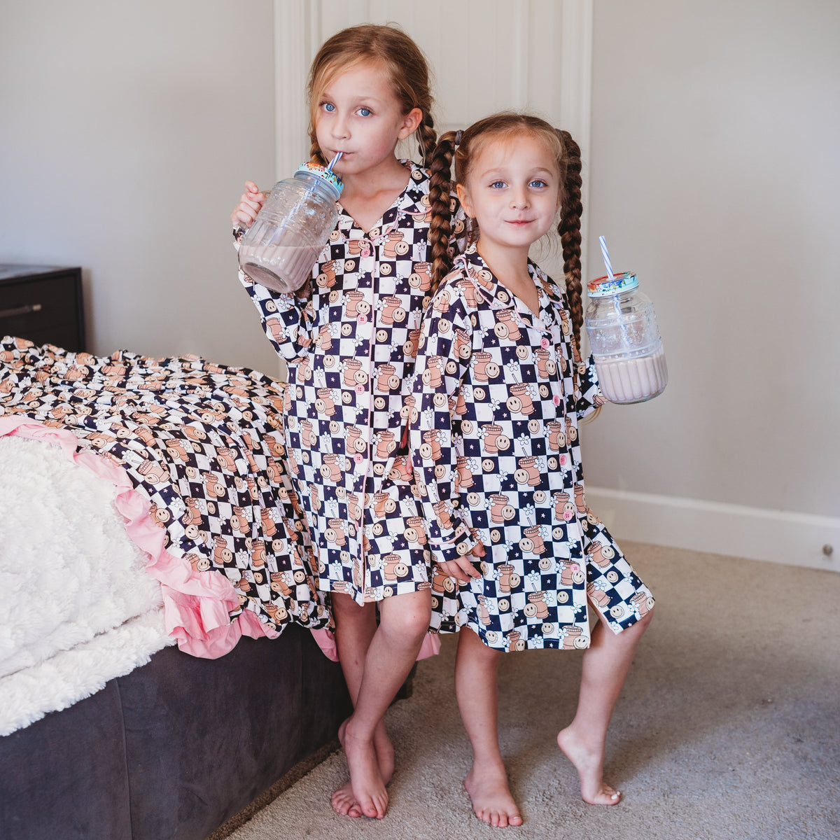 DREAM BIG LITTLE CO SMILEY CUP OF CHECKERS GIRL'S DREAM GOWNEveretts Place