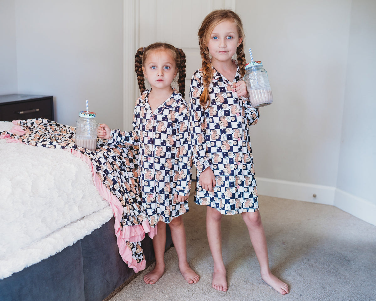 DREAM BIG LITTLE CO SMILEY CUP OF CHECKERS GIRL'S DREAM GOWNEveretts Place