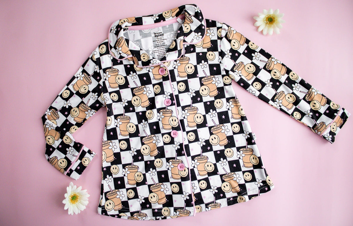DREAM BIG LITTLE CO SMILEY CUP OF CHECKERS GIRL'S DREAM GOWNEveretts Place