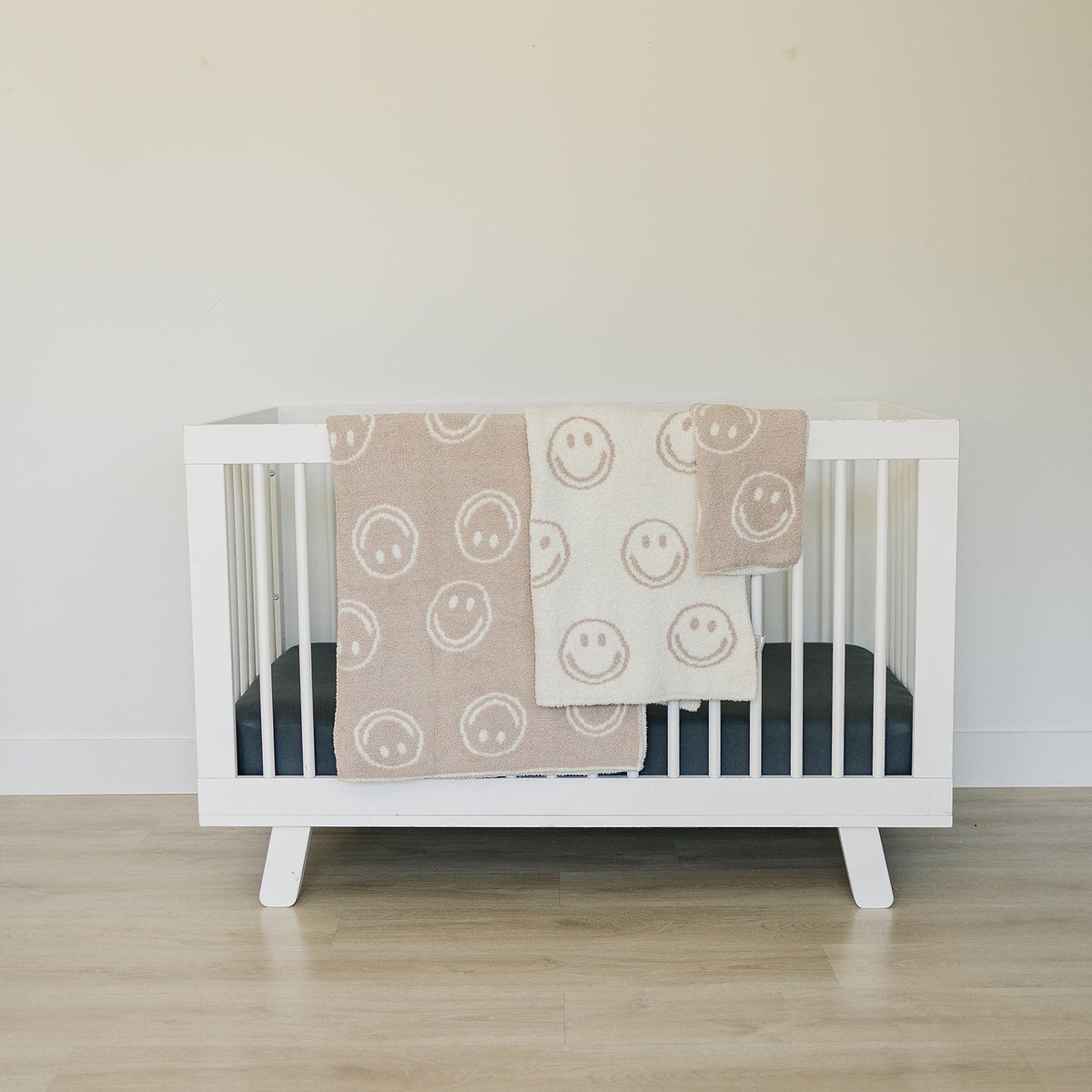 Mebie Baby Smiley Taupe Plush Blanket - 