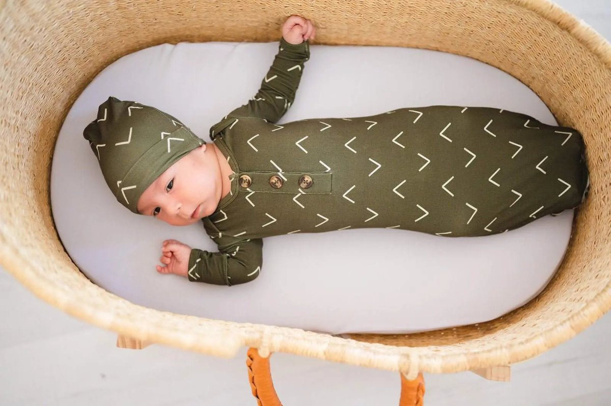 Harp Angel Boutique Soft Bamboo Spandex Knot Hat with Green Arrow Design for Newborns - 