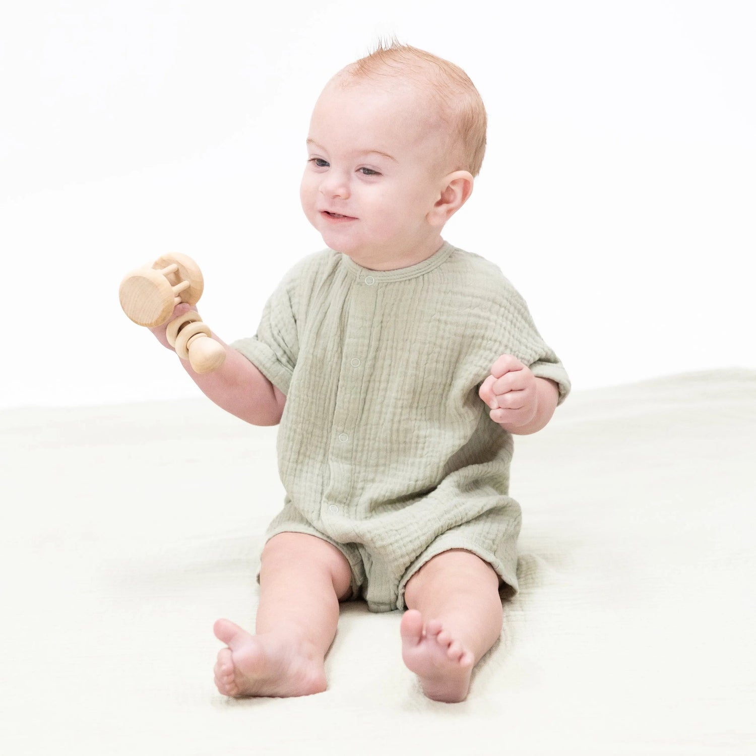 Angel Dear Solid Muslin Desert Green - Dolman Henley Shortall - 