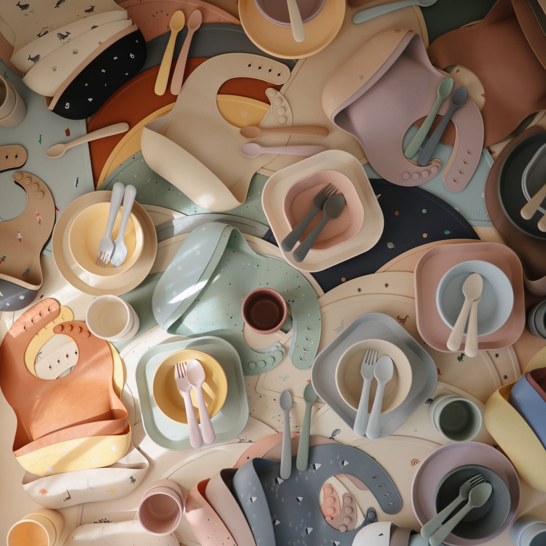 Mushie Square Dinnerware PlatesEveretts Place