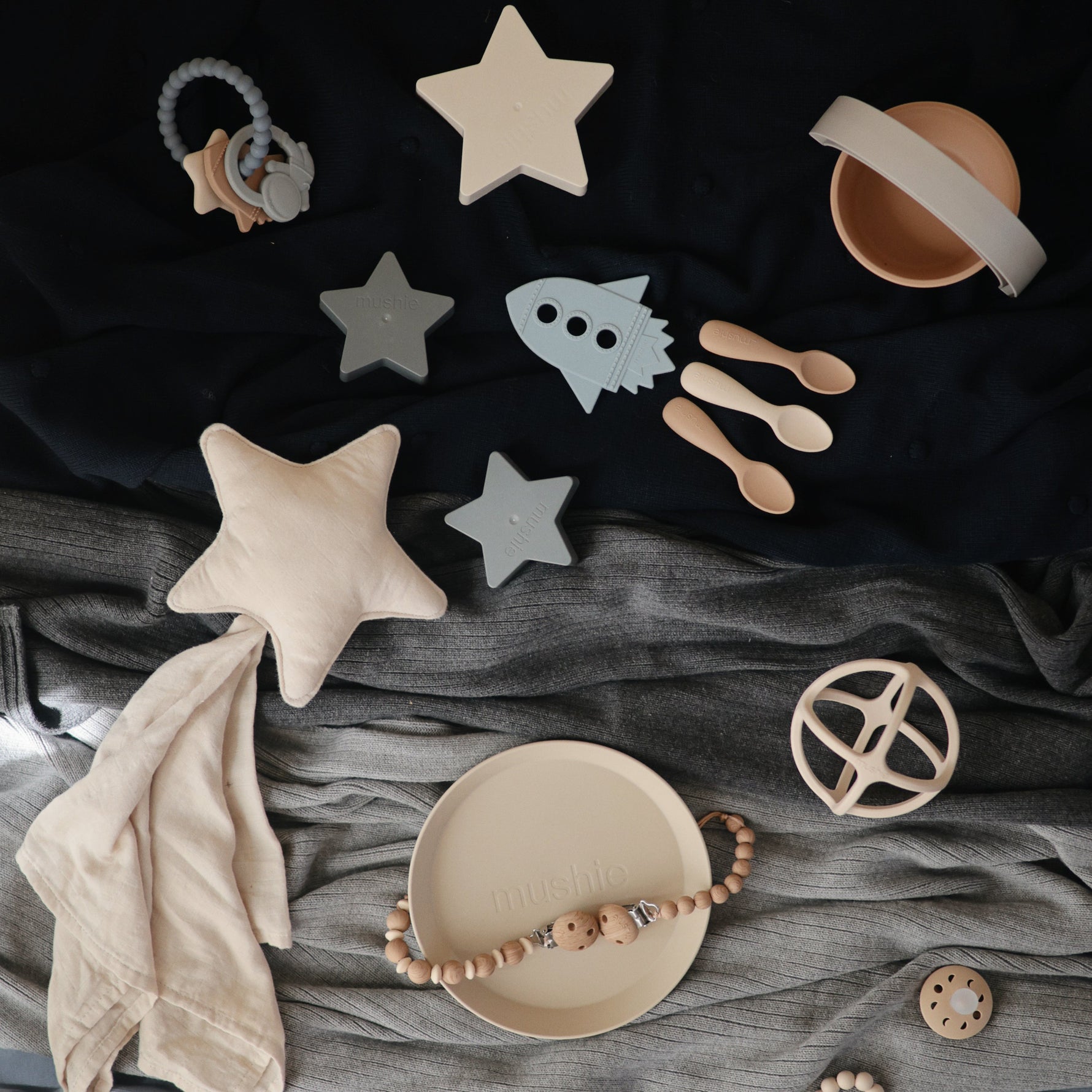 Mushie Star Lovey BlanketEveretts Place