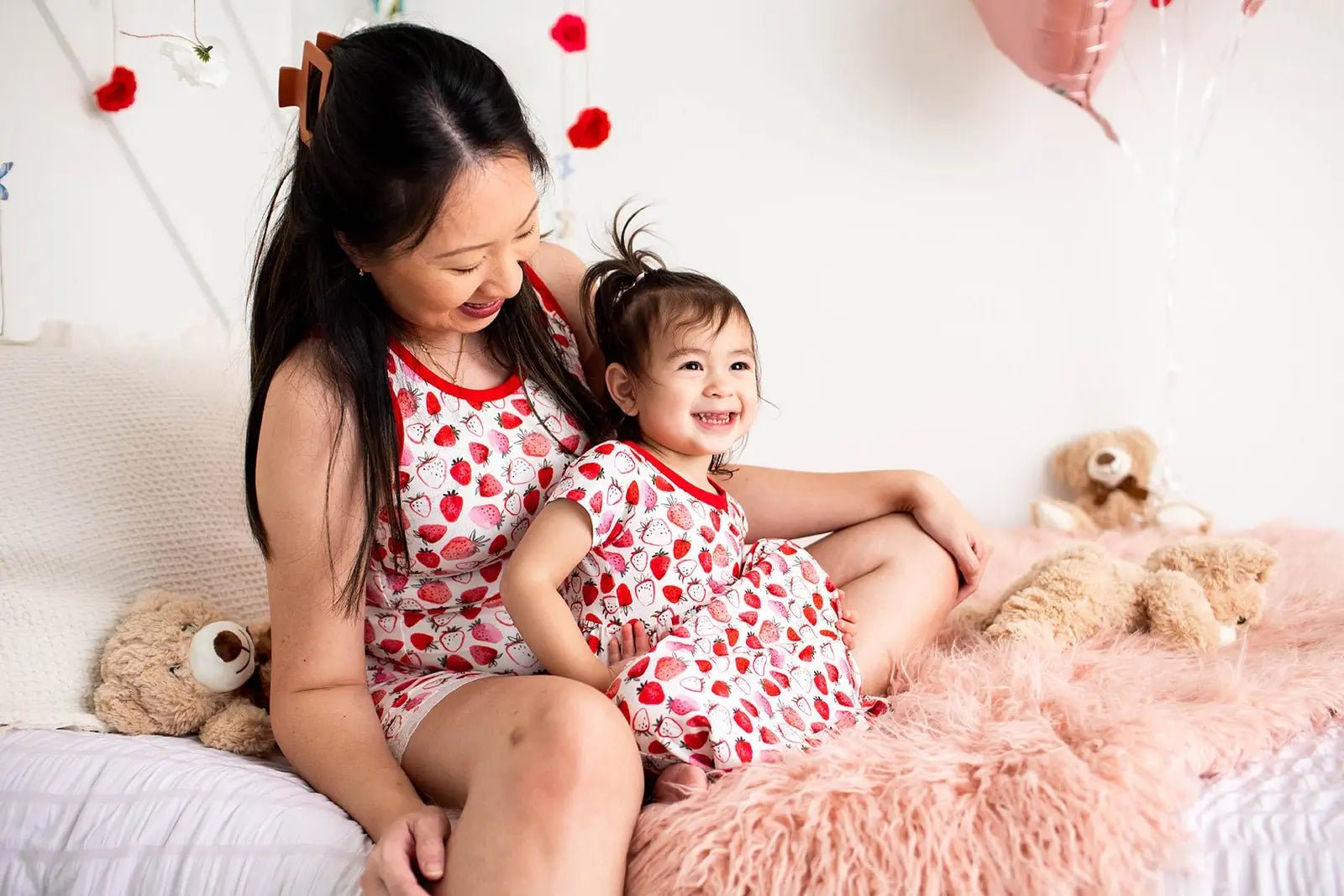 Bestaroo Strawberry Fields Mom Shorts Set Tank Top And Elastic Shorts Loungewear - 