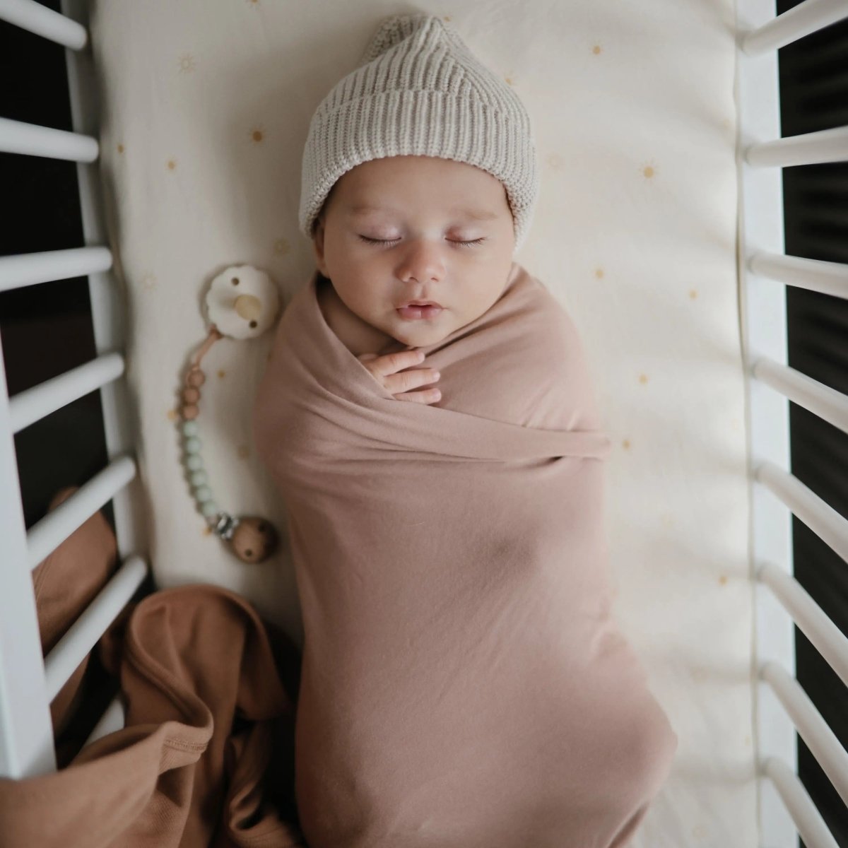 Mushie Stretchy Organic Cotton Bassinet Sheet for Babies with Fully Elastic Edges - 