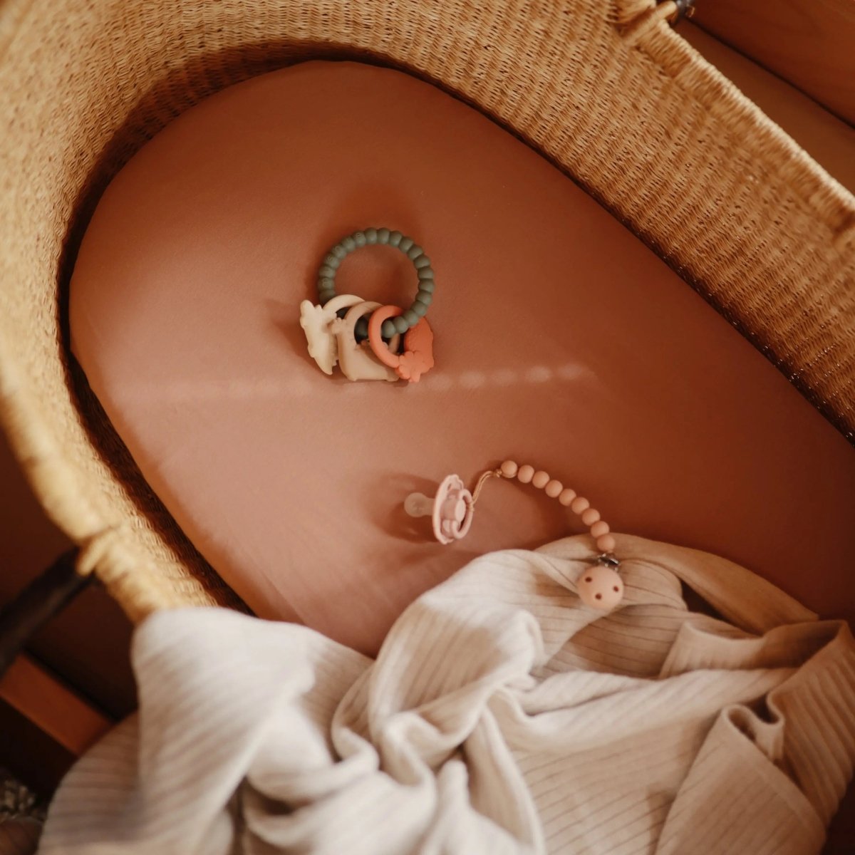 Mushie Stretchy Organic Cotton Bassinet Sheet for Babies with Fully Elastic Edges - 