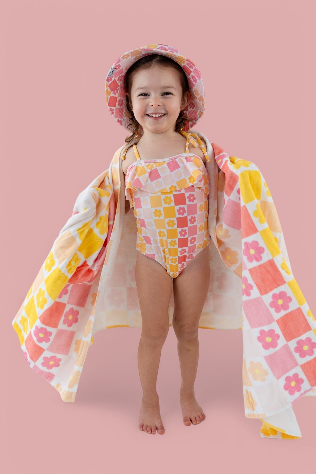 DREAM BIG LITTLE CO SUMMER SUNSET CHECKERS DREAM TOWELEveretts Place
