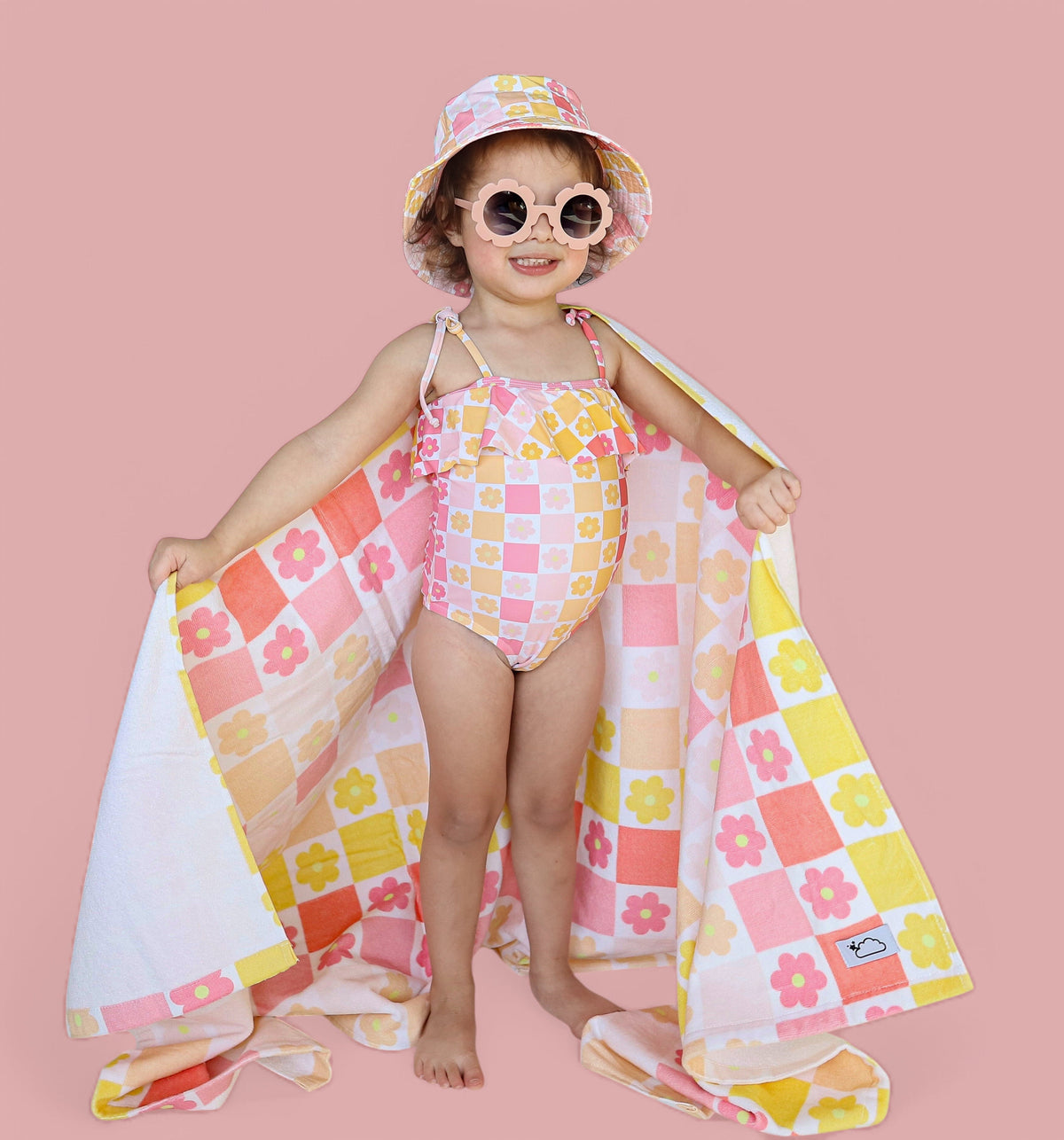 DREAM BIG LITTLE CO SUMMER SUNSET CHECKERS DREAM TOWELEveretts Place