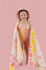 DREAM BIG LITTLE CO SUMMER SUNSET CHECKERS DREAM TOWELEveretts Place