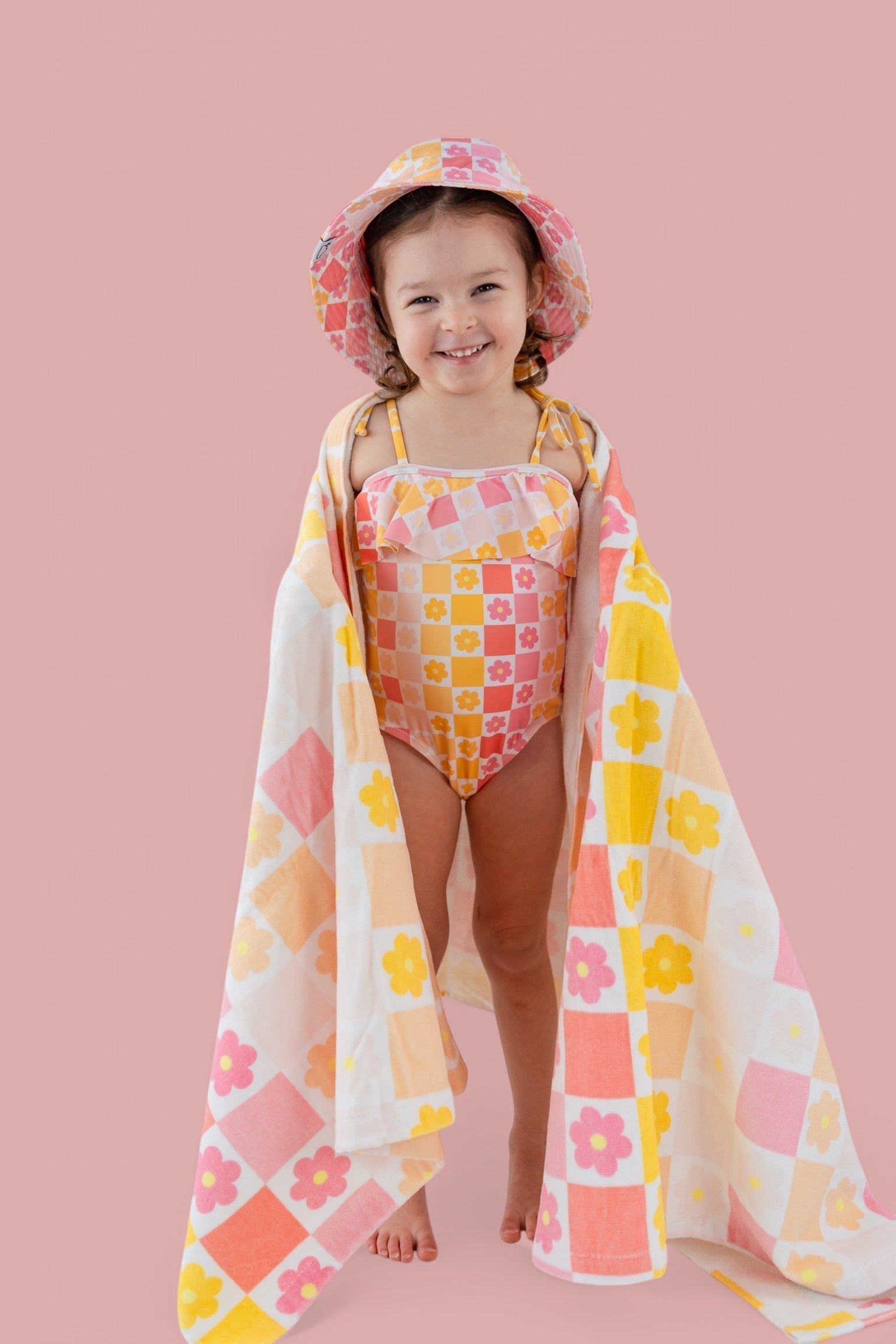 DREAM BIG LITTLE CO SUMMER SUNSET CHECKERS DREAM TOWELEveretts Place