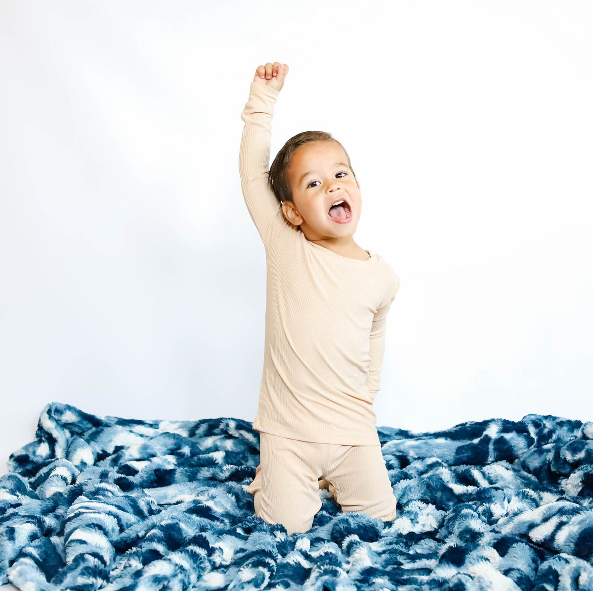 DREAM BIG LITTLE CO TAN RIB DREAM SETEveretts Place
