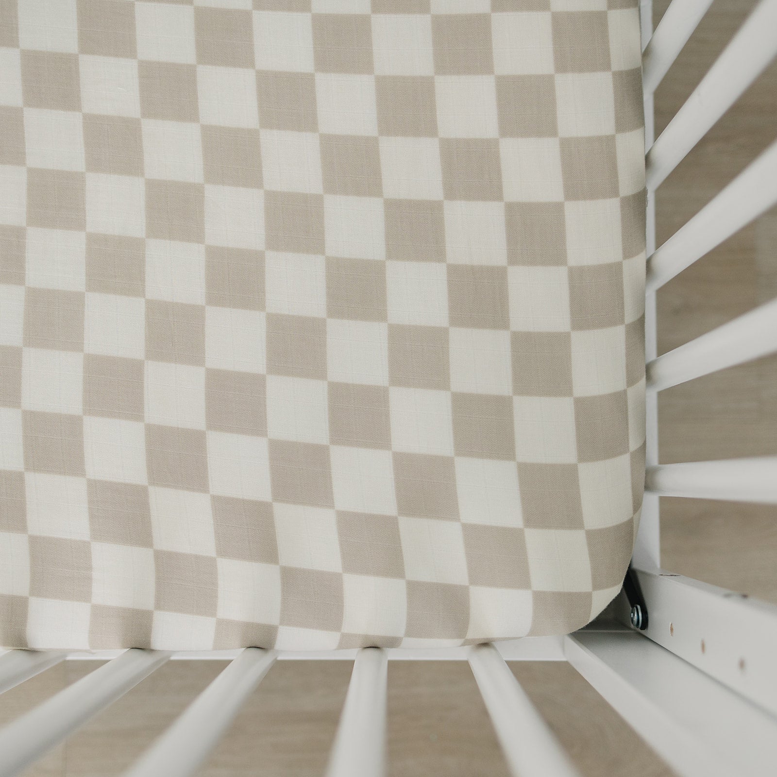 Mebie Baby Taupe Checkered Muslin Crib Sheet - 