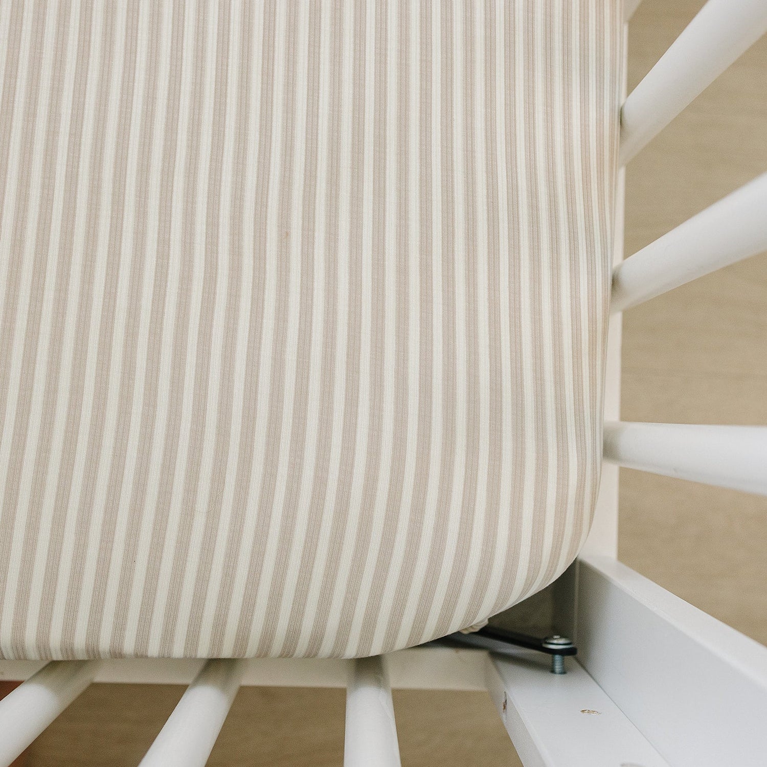 Mebie Baby Taupe Stripe Ribbed Bamboo Stretch Crib Sheet - 