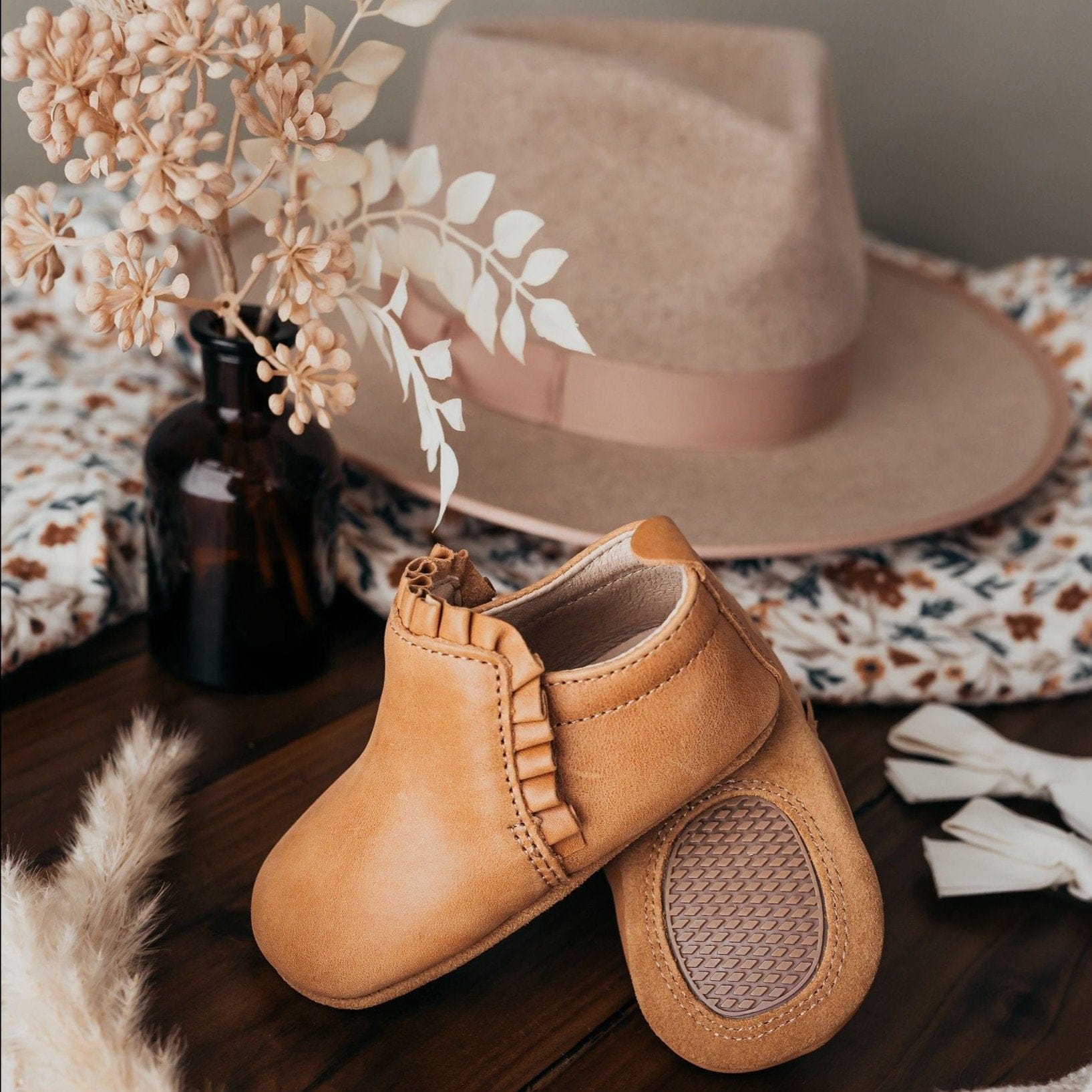 Leather baby Mary Jane shoes with flexible soles and secure strap