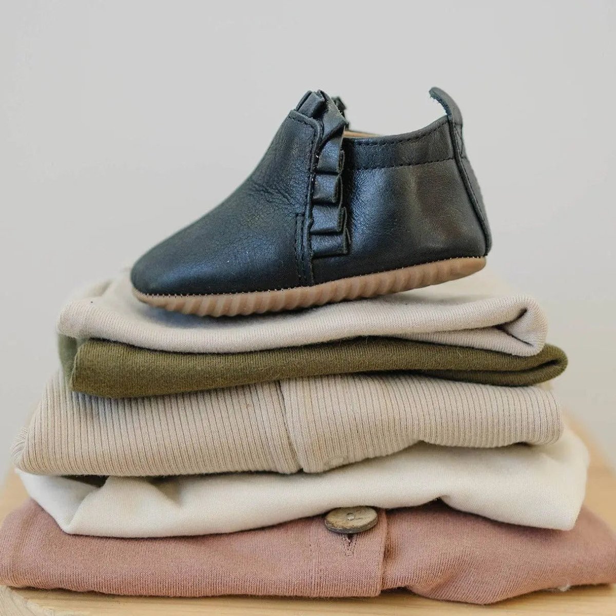 Little Love Bug Co. The Mila Barefoot Boots with Elastic Ruched Entrance for Comfortable Wear - 