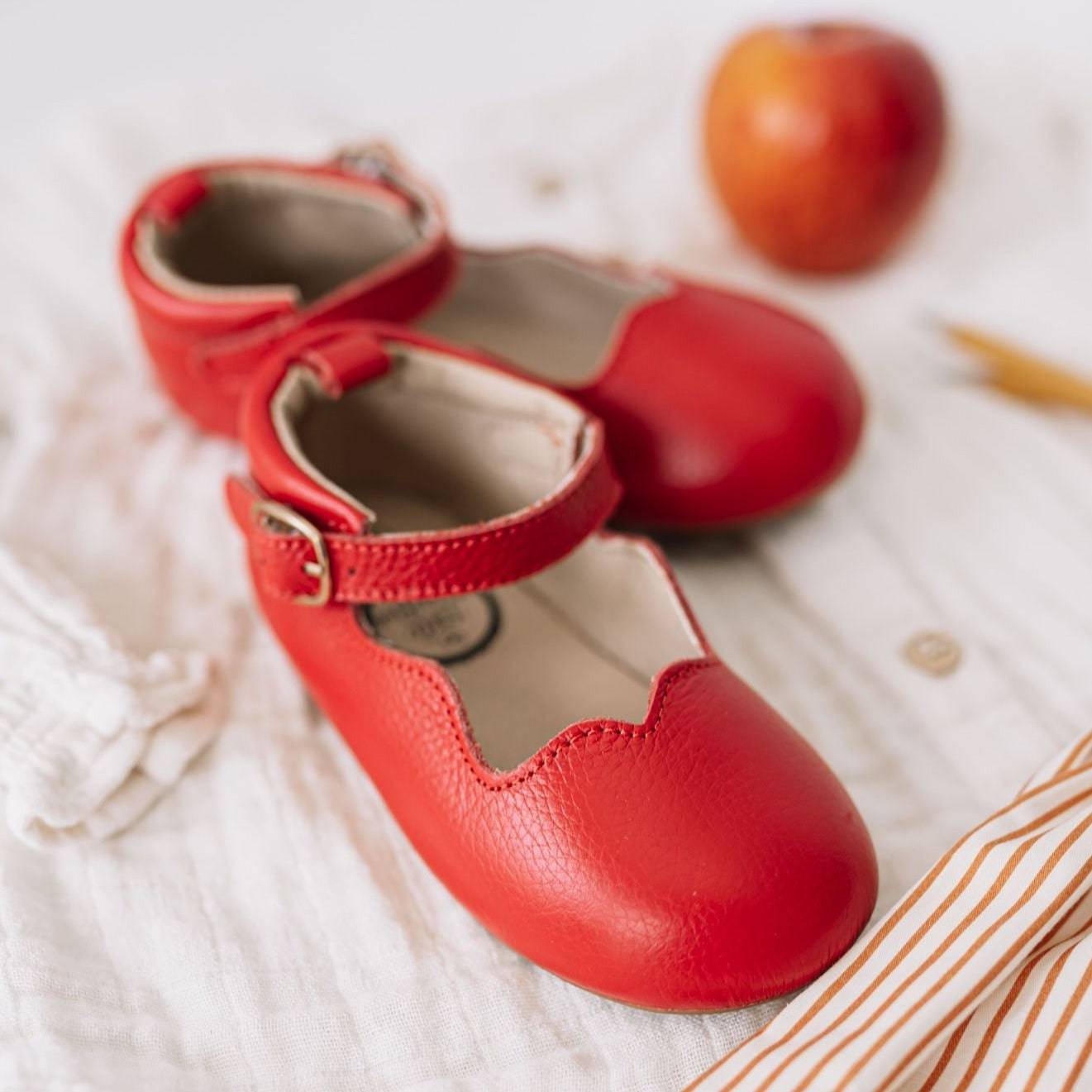 The Olivia organic baby moccasins by Little Love Bug Co.