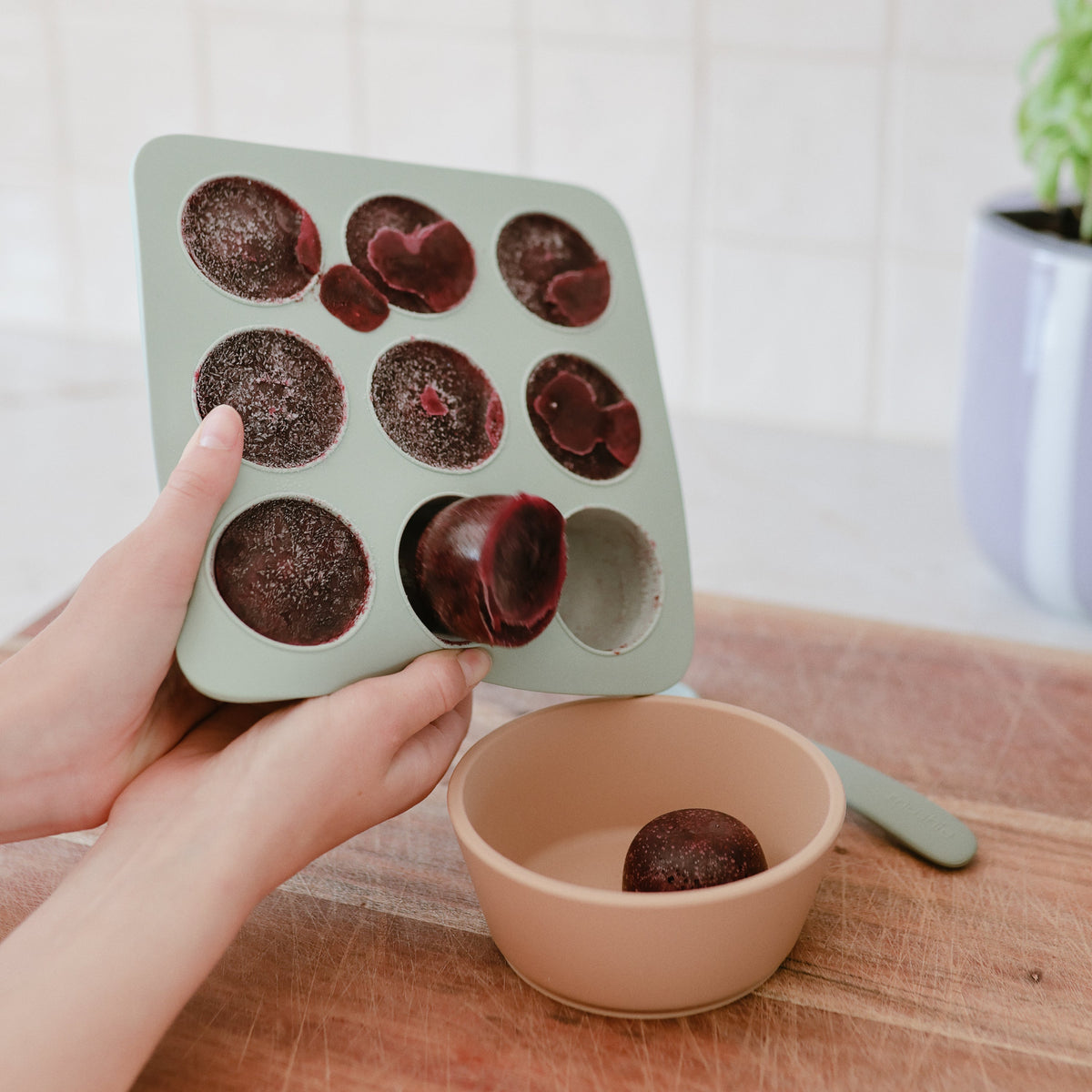 Silicone Suction Bowl by Mushie