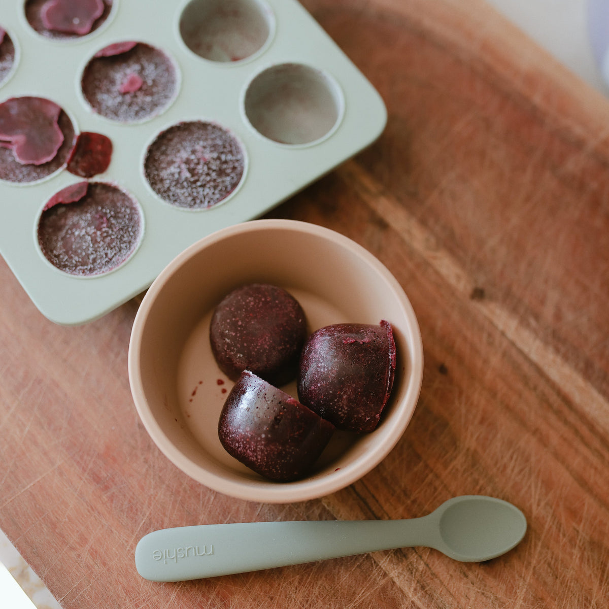 Silicone Suction Bowl by Mushie