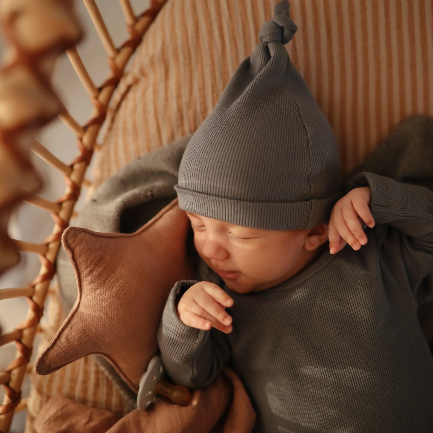 Ribbed Organic Cotton Baby Beanie for Newborns 0-3 Months with Top Knot Design Mushie