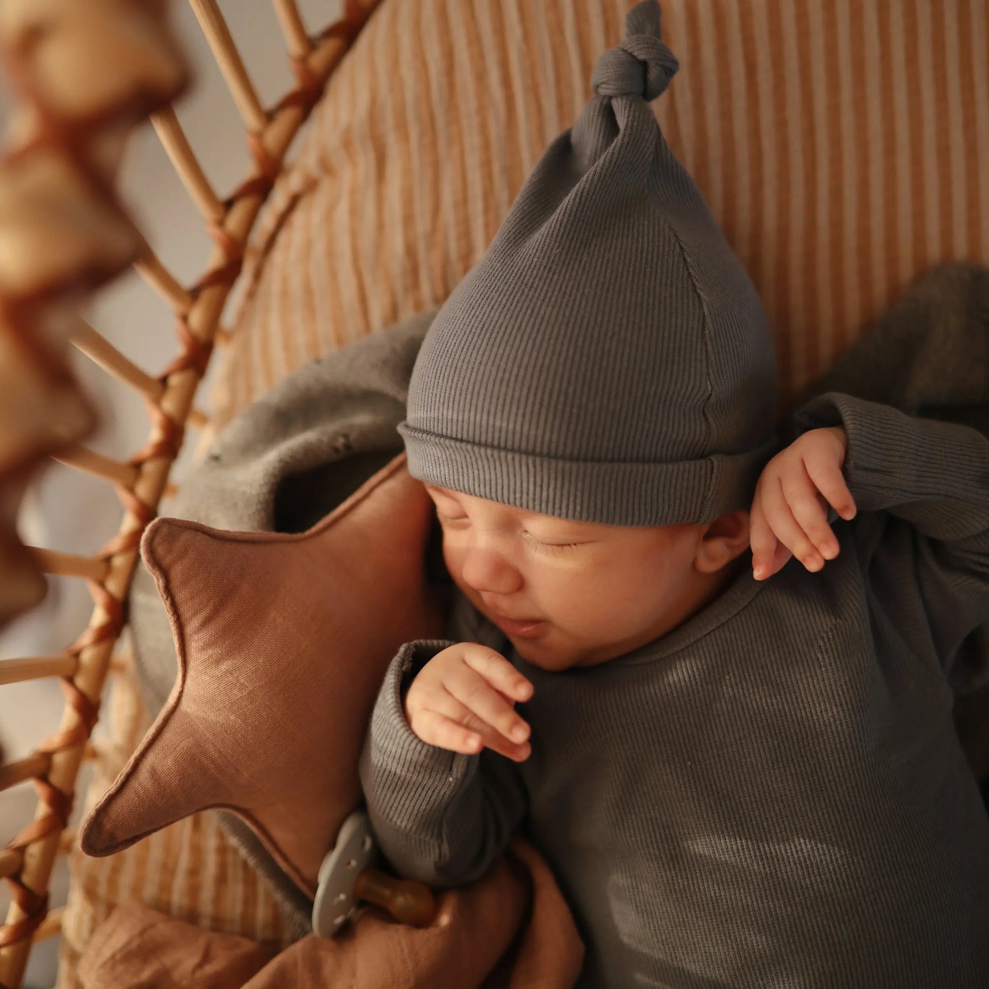 Ribbed Organic Cotton Baby Beanie for Newborns 0-3 Months with Top Knot Design Mushie