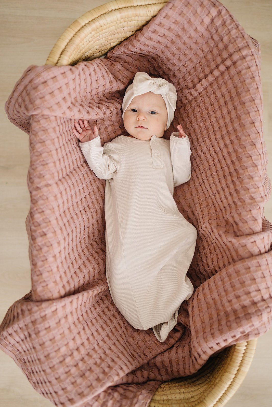 Mebie Baby Vanilla Organic Cotton Ribbed Knot Gown for Newborns 0 to 3 Months - 
