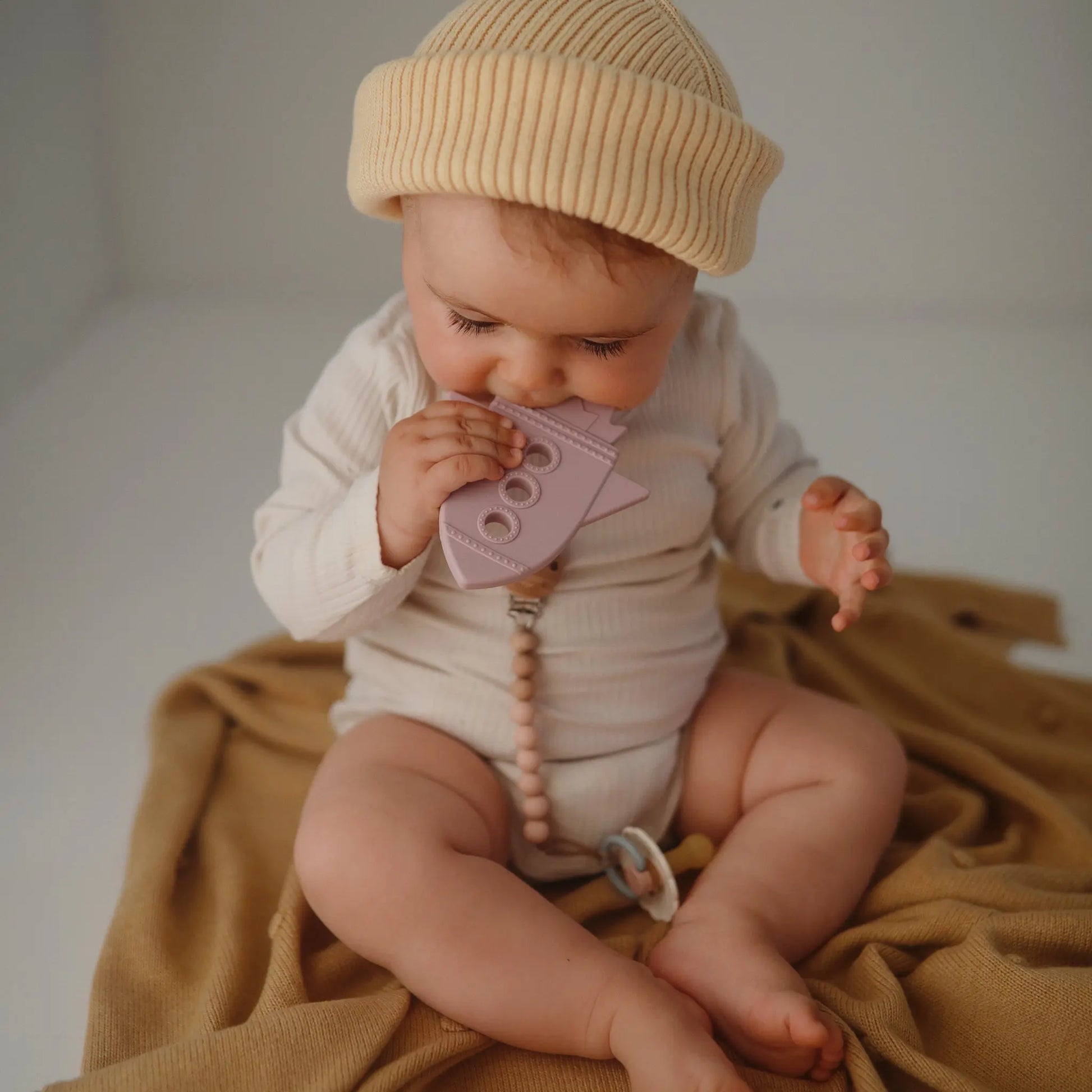 Rocket Teether Made from Non-Toxic Food-Grade Silicone for Baby Gums Mushie