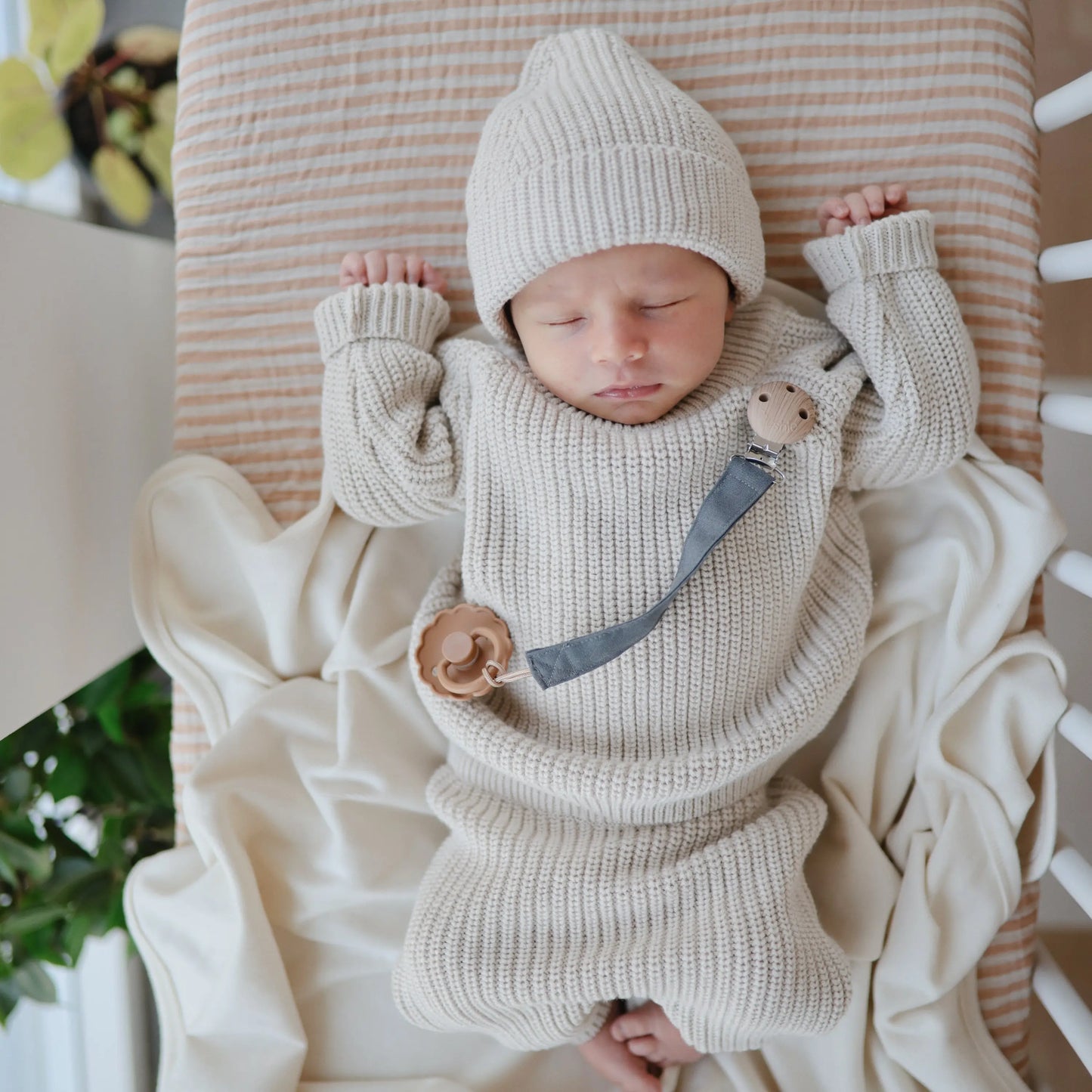 Linen Pacifier Clip Two Pack with Water Resistant Coating and Faux Wood Silicone Clasp Mushie