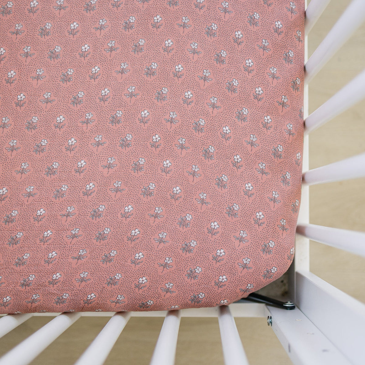 Mebie Baby Vintage Pink Floral Muslin Crib Sheet - 