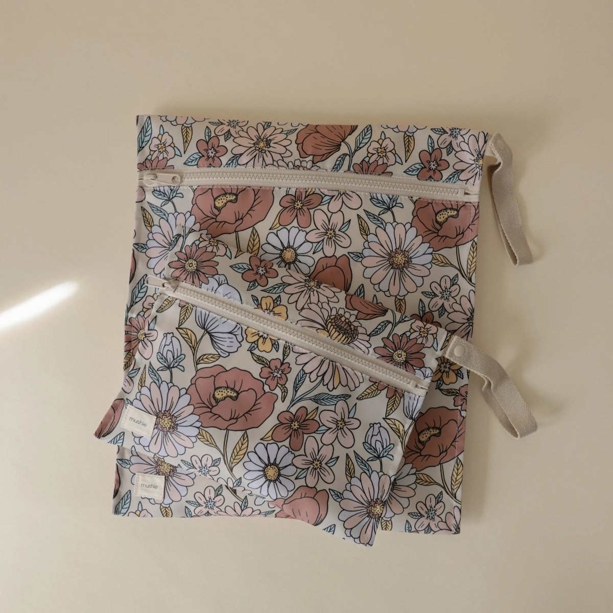 Mushie Water Resistant Wet Bag for Swimsuits and Dirty Clothes with Zipper Closure and Machine Washable Material -