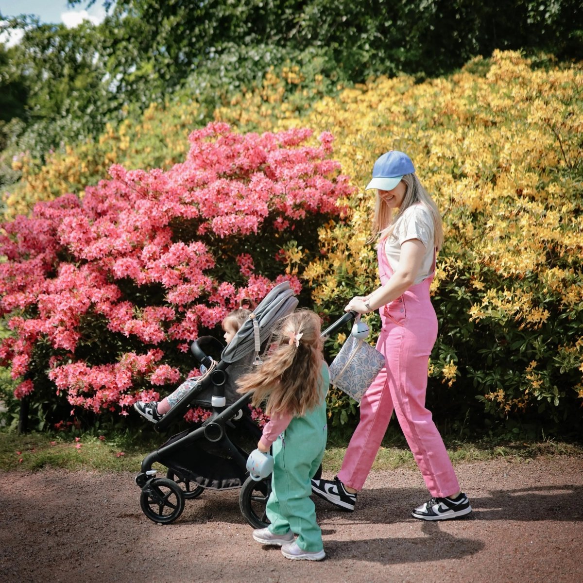 Mushie Water Resistant Wet Bag for Swimsuits and Dirty Clothes with Zipper Closure and Machine Washable Material -