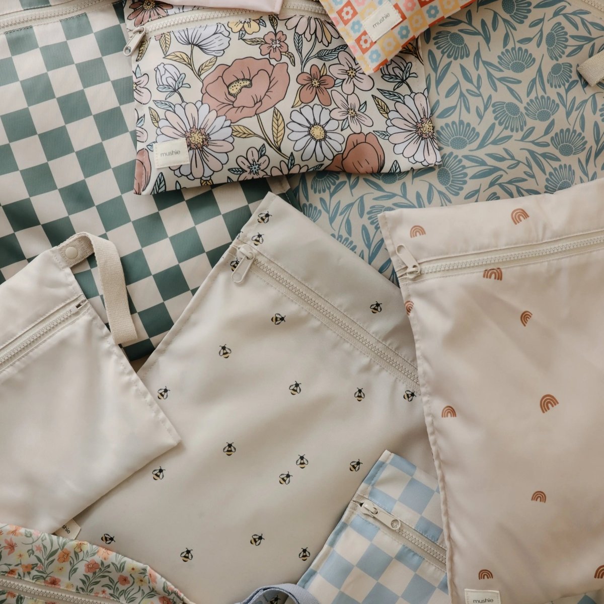 Mushie Water Resistant Wet Bag for Swimsuits and Dirty Clothes with Zipper Closure and Machine Washable Material -