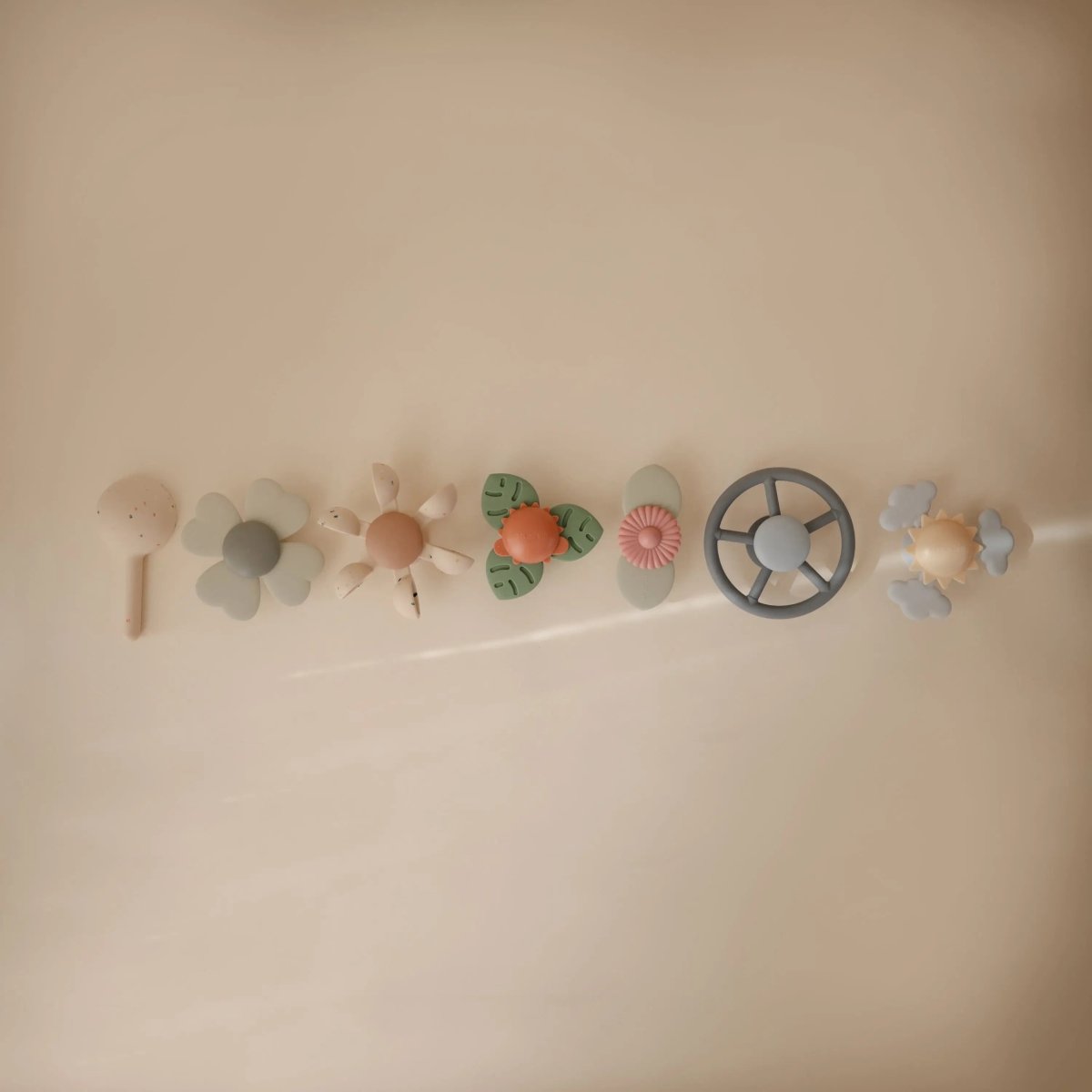 Mushie Water Wheel Bath Toy for Kids Interactive Bath Time Fun - 