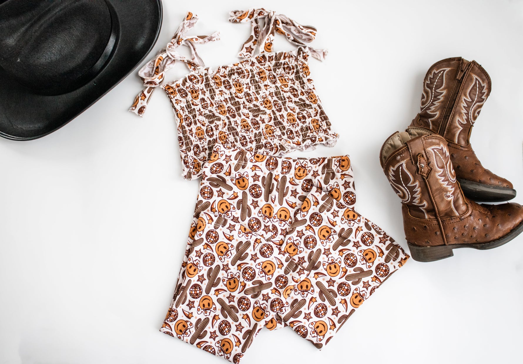 DREAM BIG LITTLE CO WESTERN DREAMZZZ DREAM SMOCKED FLARE SETEveretts Place