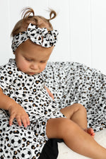 DREAM BIG LITTLE CO WILD GOALS DREAM SHORTIEEveretts Place