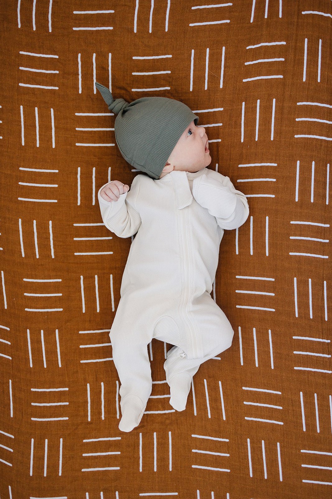 Mebie Baby Winter Green Organic Ribbed Newborn Knot Hat - 