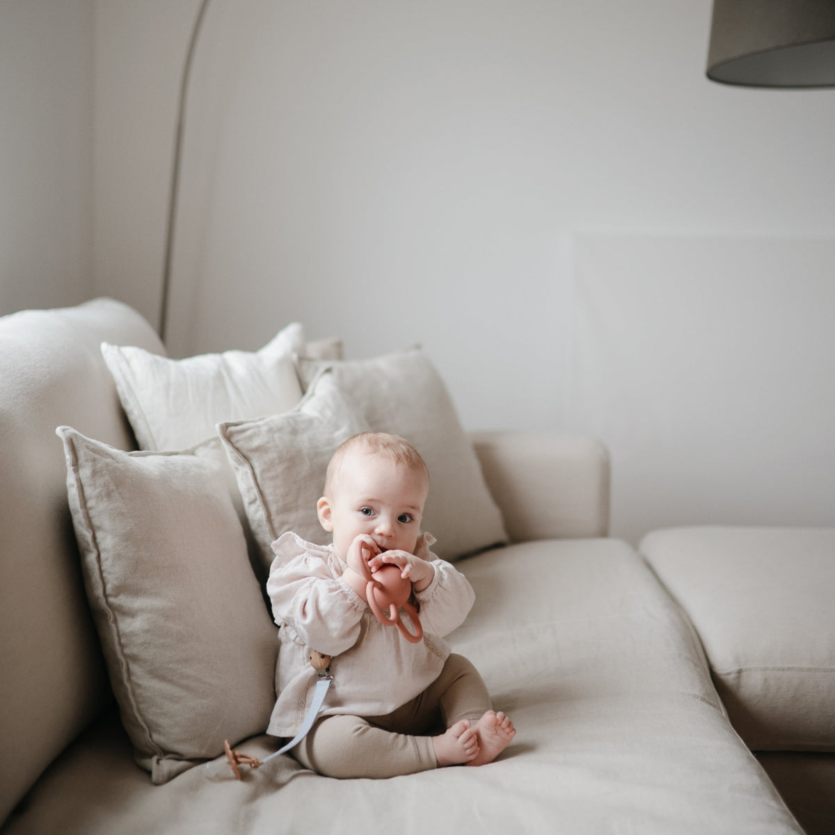 Linen Pacifier Clip, 2-Pack by Mushie