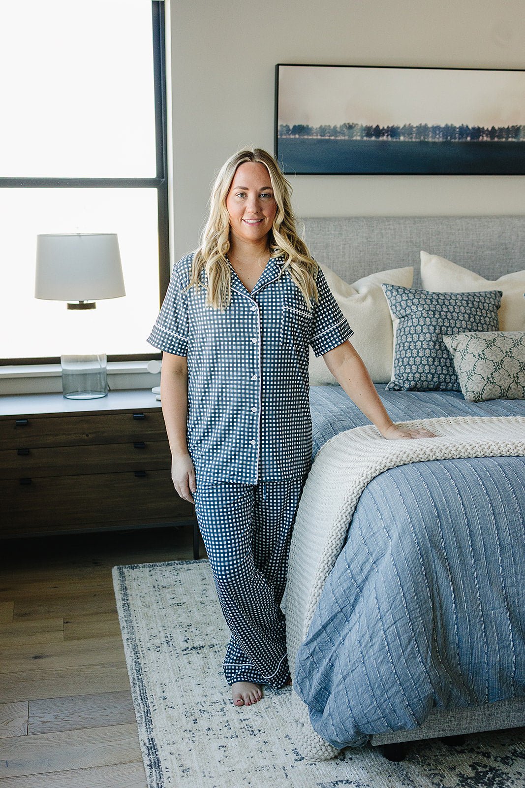Mebie Baby Women's Navy Gingham Pajama Set With Short Sleeve Top And Lightweight Pants - 